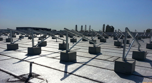 利点 および 不利な点 の 陸屋根ソーラーマウント PV ブラケット